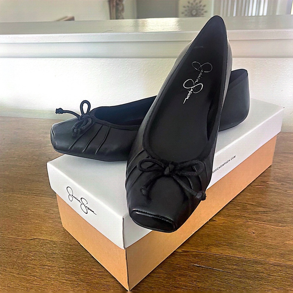 New in Box. Jessica Simpson Western Leather Leve flats